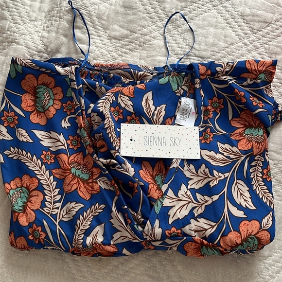 SIENNA SKY Puff Sleeves Boho Floral Printed Top Sz M/L V neck Top - Picture 11 of 13